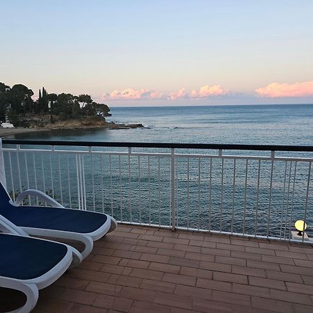 Hotel Grifeu Llança Екстериор снимка