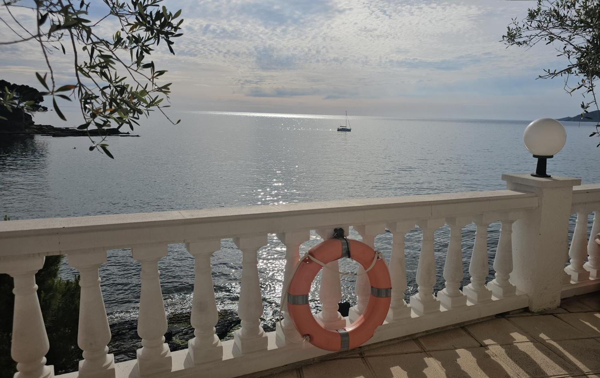 Hotel Grifeu Llança Екстериор снимка