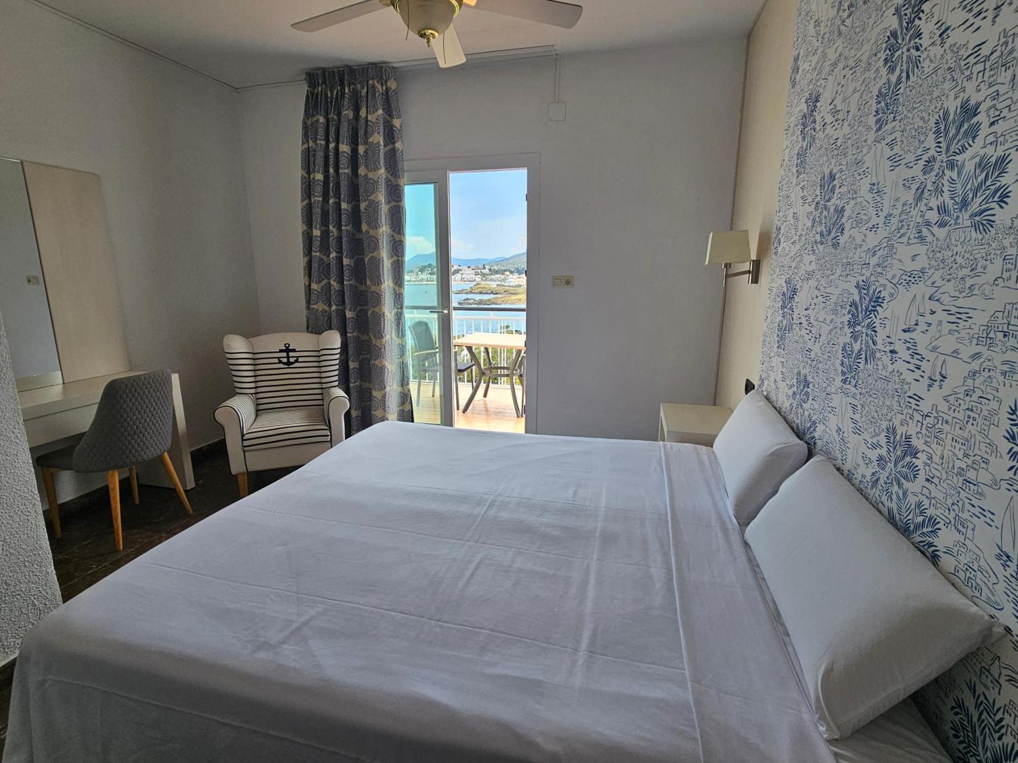 Hotel Grifeu Llança Екстериор снимка