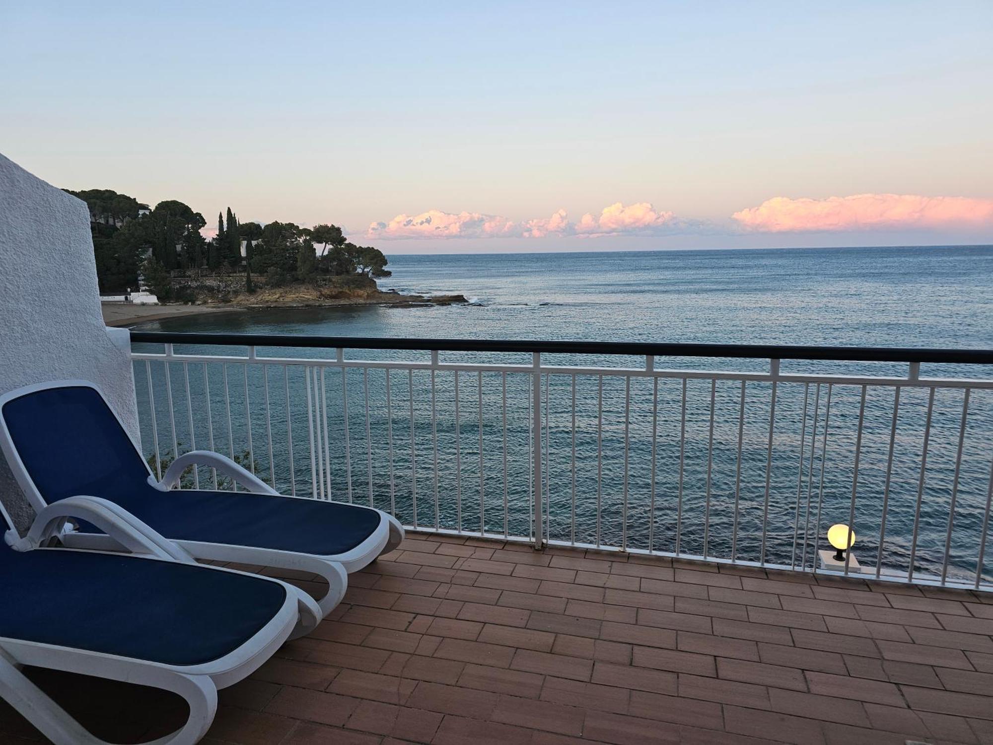 Hotel Grifeu Llança Екстериор снимка