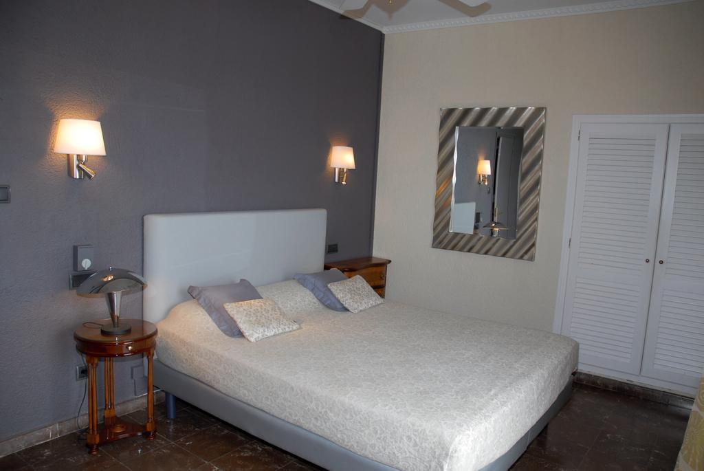Hotel Grifeu Llança Екстериор снимка